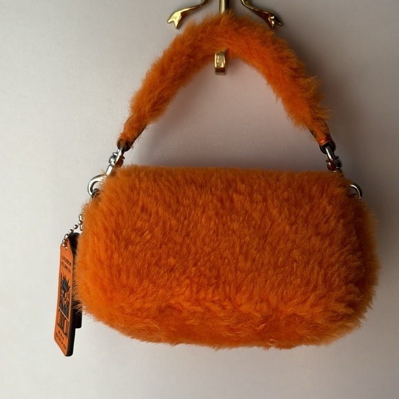 Coach - Picture 2 of 8